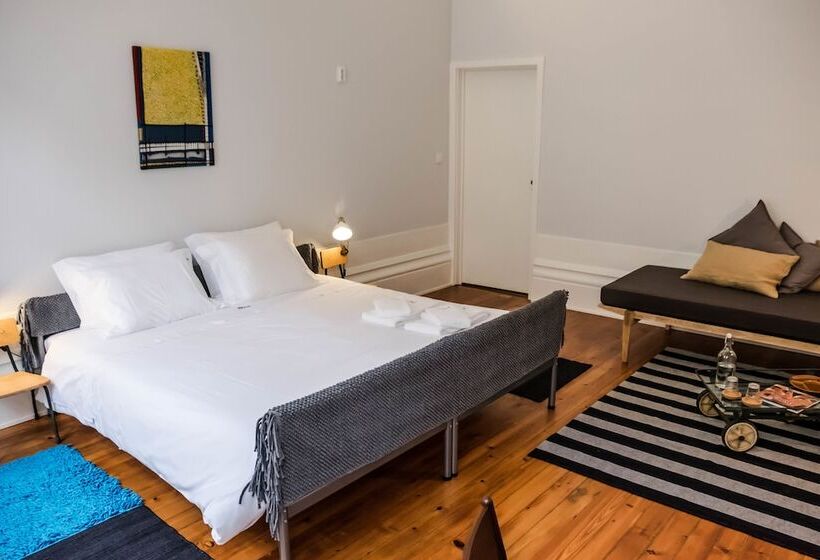 带共用浴室的标准房间, Dona Emília Guest House & Studio Apartment Building