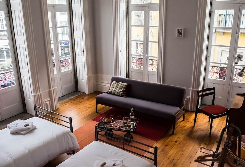 带共用浴室的标准房间, Dona Emília Guest House & Studio Apartment Building