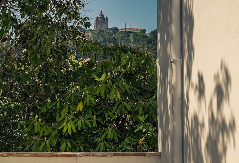 家庭房间共用浴室, Dona Emília Guest House & Studio Apartment Building