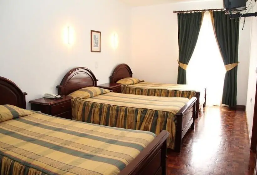 اتاق استاندارد سه نفره, Residencial Santo António