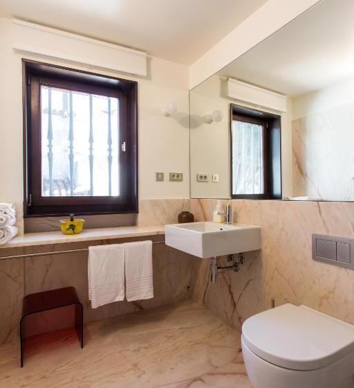 豪华园景房, Torre De Maneys