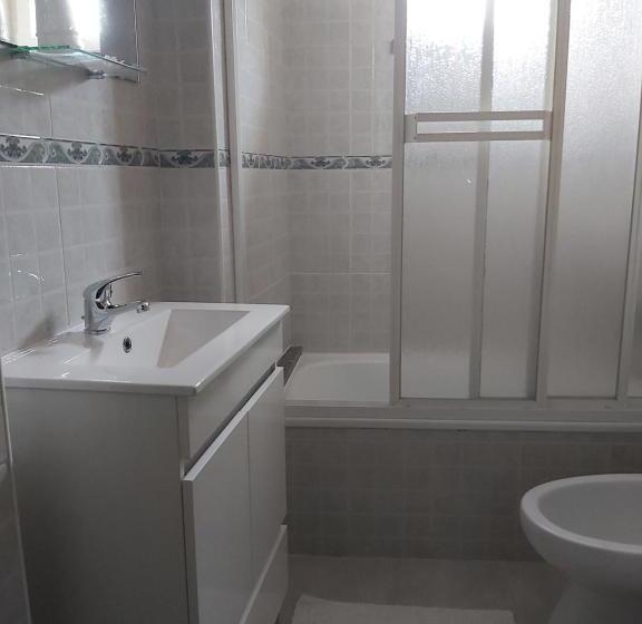 غرفة قياسية, Encosta Da Serra