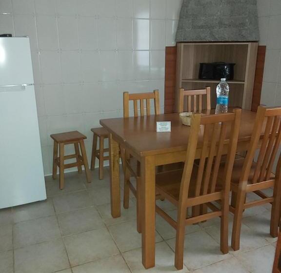 شقة غرفتين, Encosta Da Serra