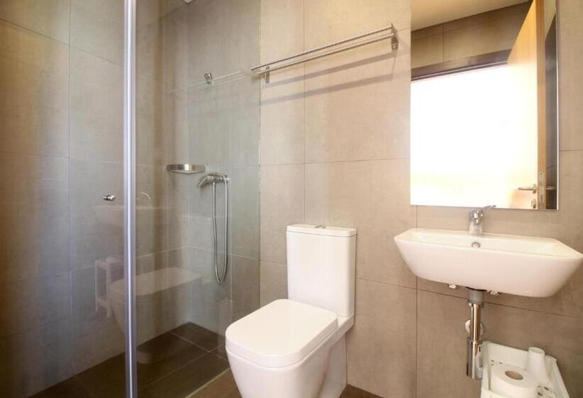اتاق استاندارد یک نفره, Moderna