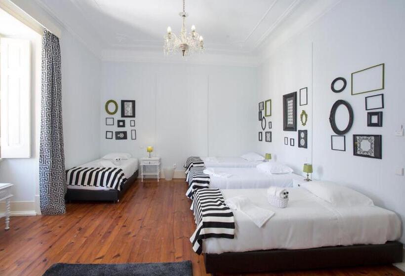 Номер Стандарт Четырехместный Совместный Санузел, Typical Lisbon Guest House