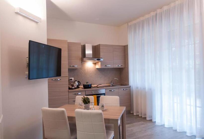 סטודיו משפחתי, Villa Fenix Osio Sotto