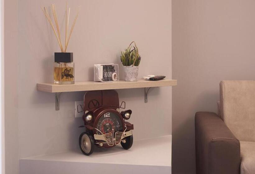 סטודיו משפחתי, Villa Fenix Osio Sotto