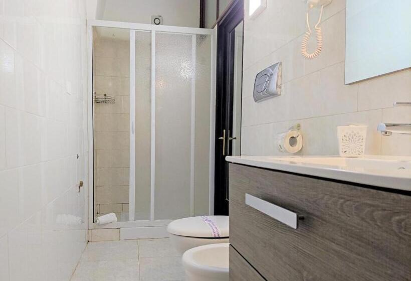 חדר סטנדרט לשלושה, B&b La Casetta