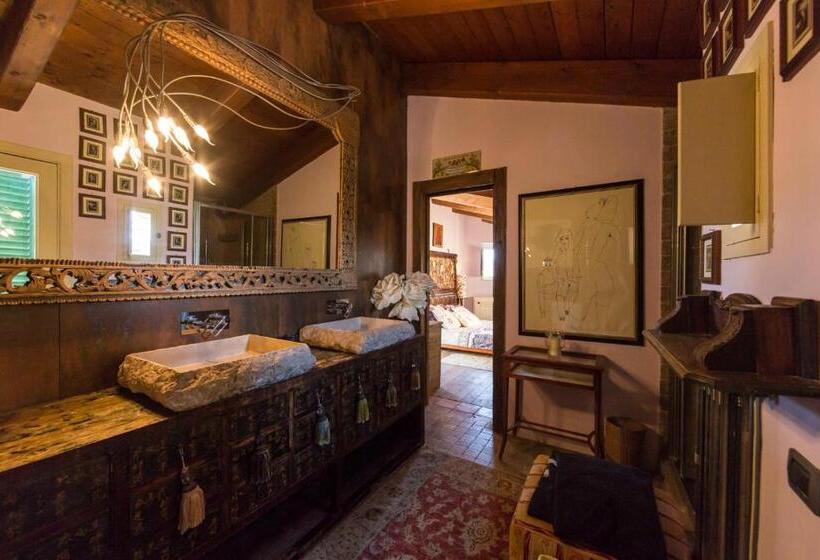 اتاق لوکس با بالکن, Maison D'ax