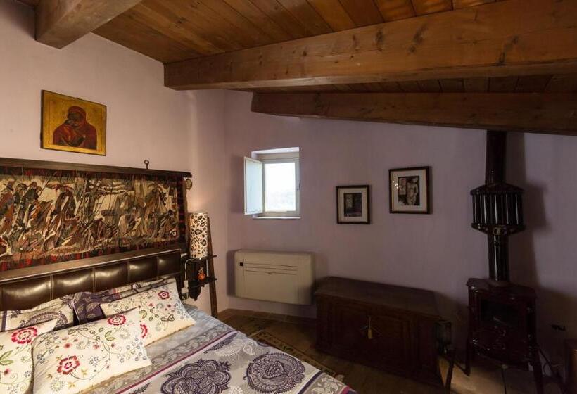 اتاق لوکس با بالکن, Maison D'ax