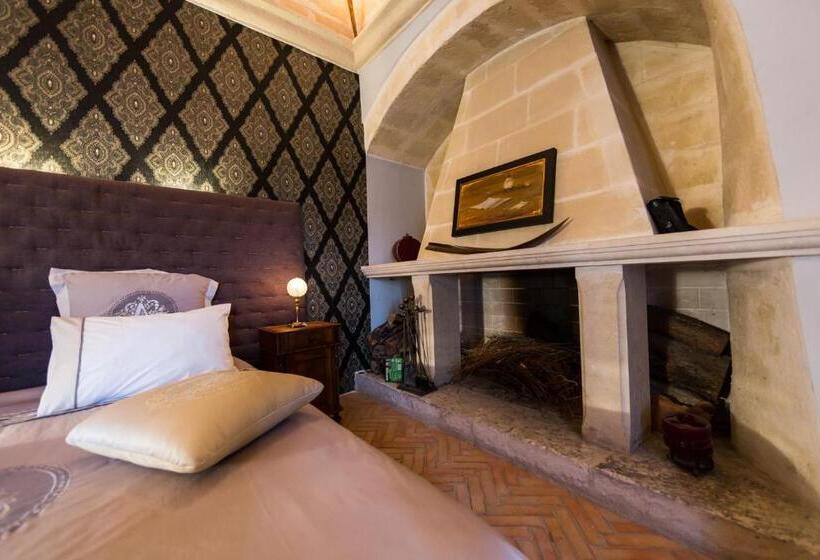 اتاق لوکس با بالکن, Maison D'ax