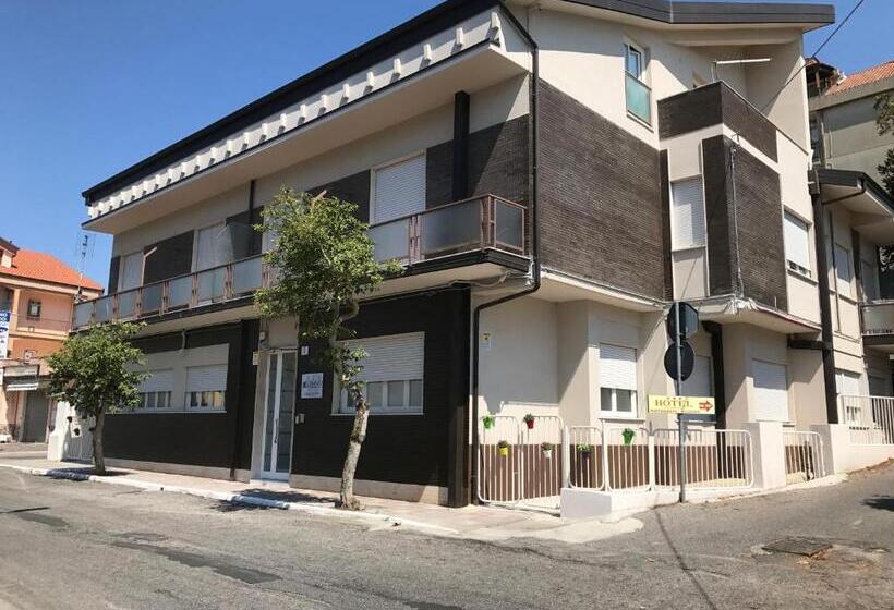 غرفة ديلوكس ثلاثية, Calamo  Hotel  Residence  B&b