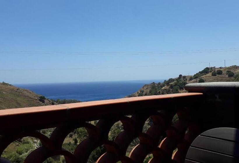 景色の見えるスタンダード４人部屋, Valle Lumia