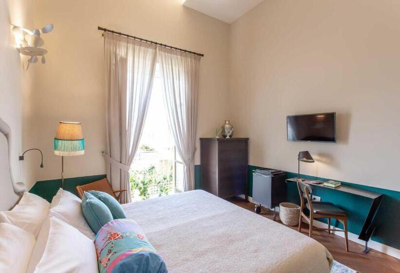 デラックスルーム, Accademia 39