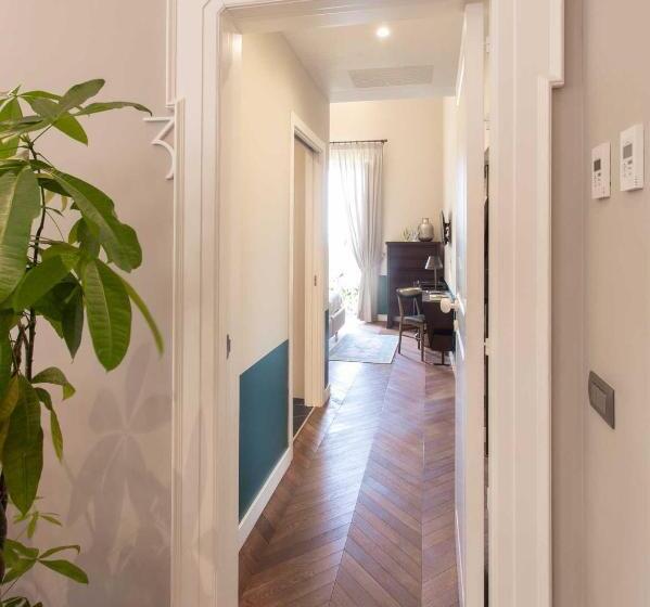 デラックスルーム, Accademia 39