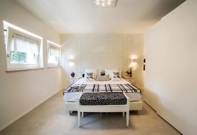 Standard-huone Kaupunkinäkymä, Riviera Carducci Rooms