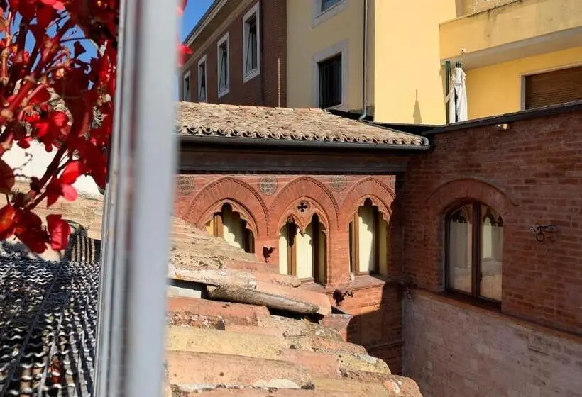 Standard Triple Room with Terrace, Affittacamere Arco Polinori