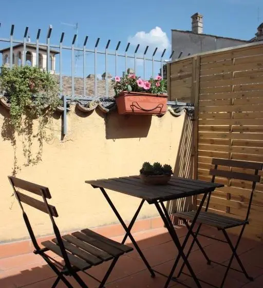 Standard Triple Room with Terrace, Affittacamere Arco Polinori