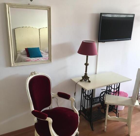 חדר סטנדרט לשלושה עם טרסה, Affittacamere Arco Polinori