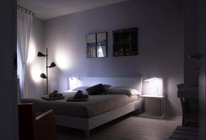 חדר דלוקס, Le3stanze