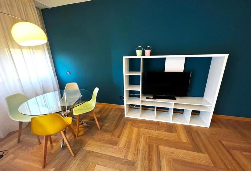 آپارتمان 1 خوابه با بالکن, Front Lake Apartment Bardolino