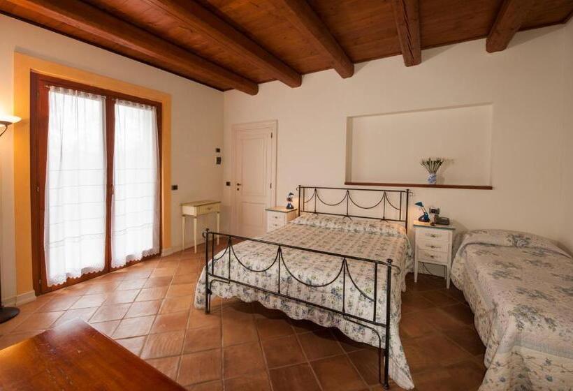 غرفة قياسية ثلاثية, Agriturismo La Sorgente
