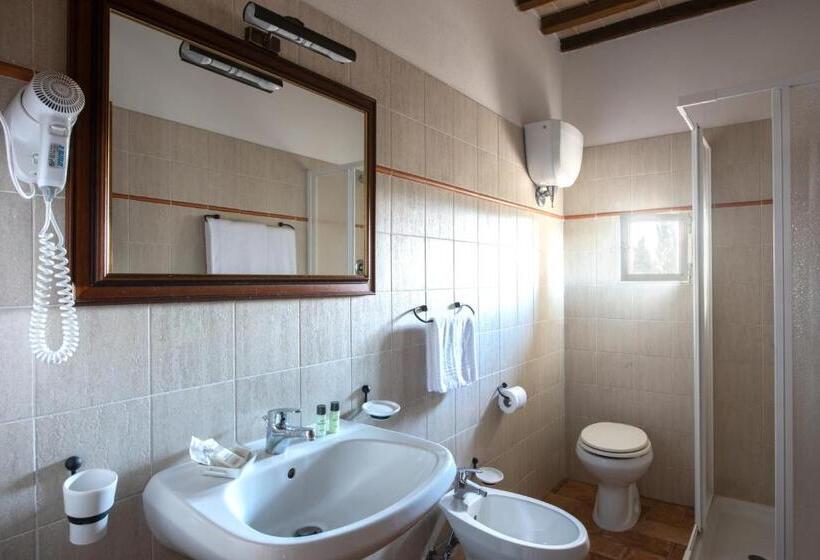 غرفة قياسية مطلّة علي الحديقة, I Pianelli