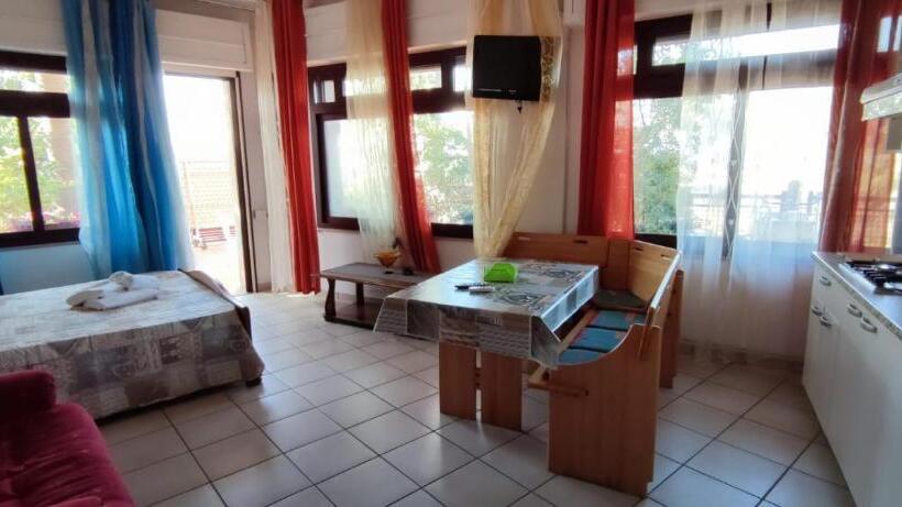 סטודיו סטנדרטי נוף לגינה, La Palma Residence Torre San Giovanni