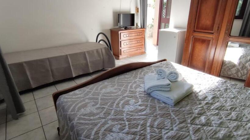Номер Стандарт Вид на Сад, La Palma Residence Torre San Giovanni
