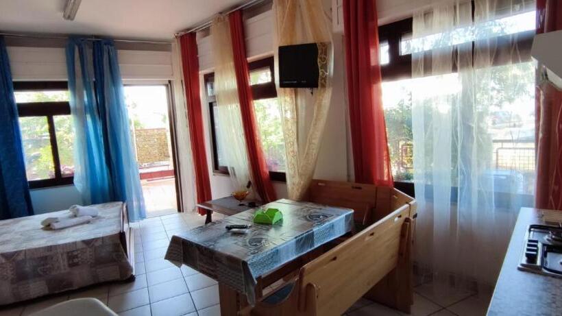 סטודיו סטנדרטי נוף לגינה, La Palma Residence Torre San Giovanni