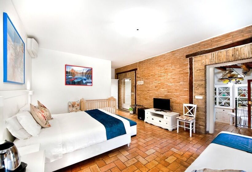 חדר סטנדרט לארבעה, Atlantis Inn Castelgandolfo