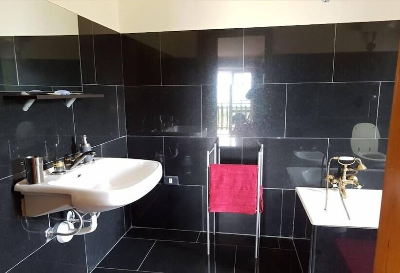 デラックスルーム, La Quiete