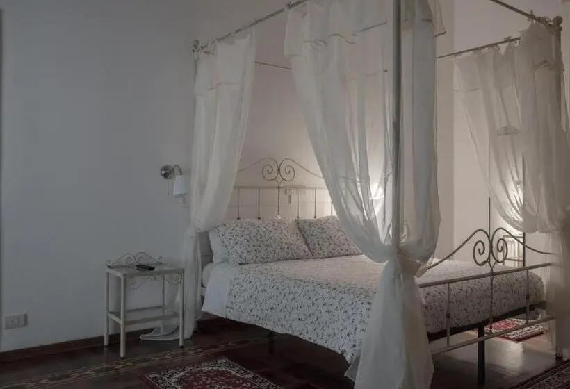 سوییت با چشم‌انداز کوه, Villa Del Cigno