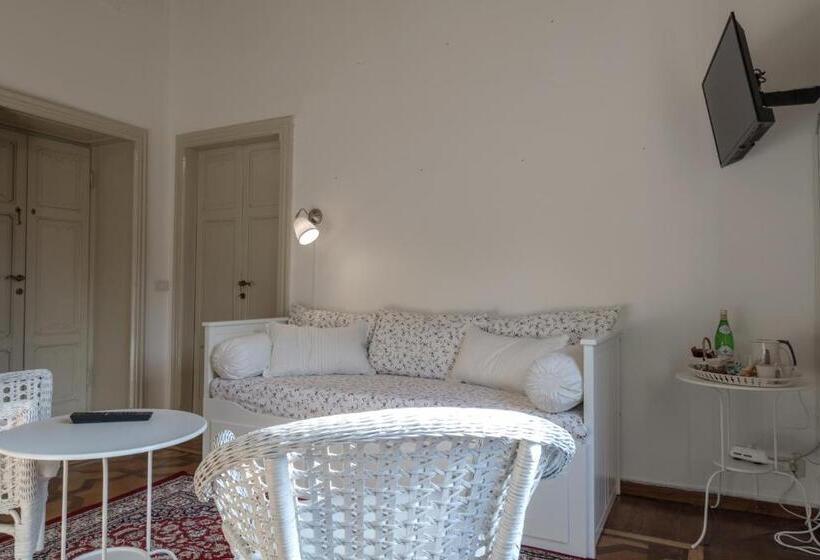سوییت با چشم‌انداز کوه, Villa Del Cigno