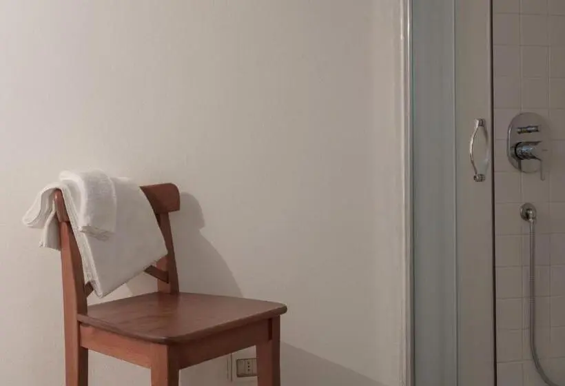 اتاق استاندارد با سرویس بهداشتی مشترک, Villa Del Cigno