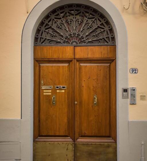 חדר סטנדרט, Whitehouse