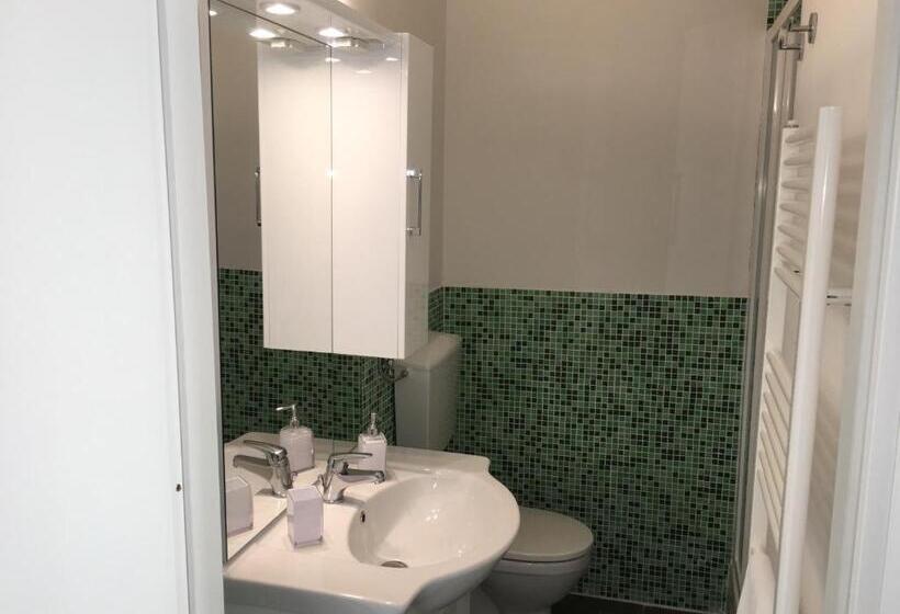 اتاق اکونومی, La Tana Dei Leoni Affittacamere