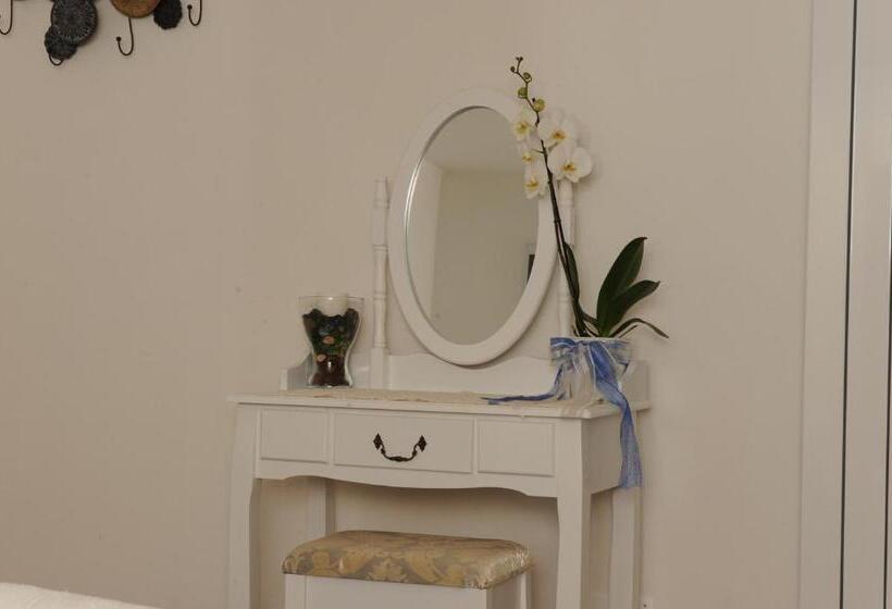 سوییت, La Tana Dei Leoni Affittacamere