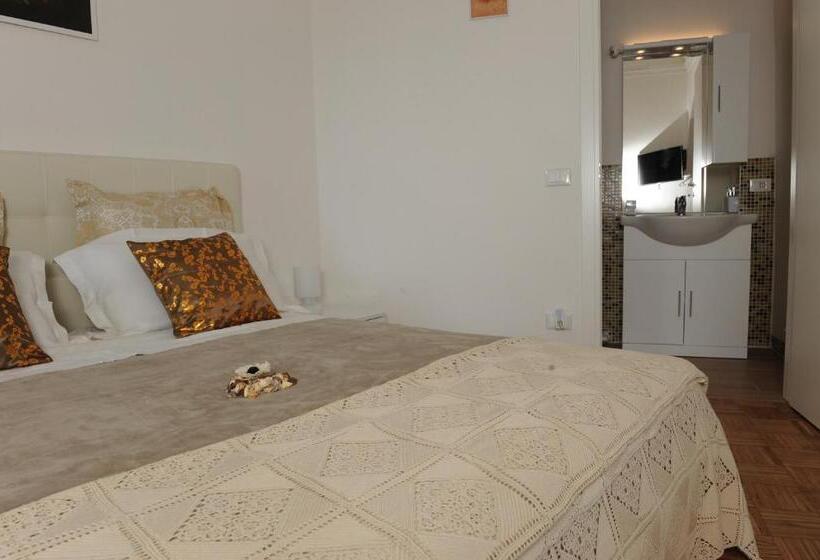 اتاق سوپریور با تخت بزرگ, La Tana Dei Leoni Affittacamere