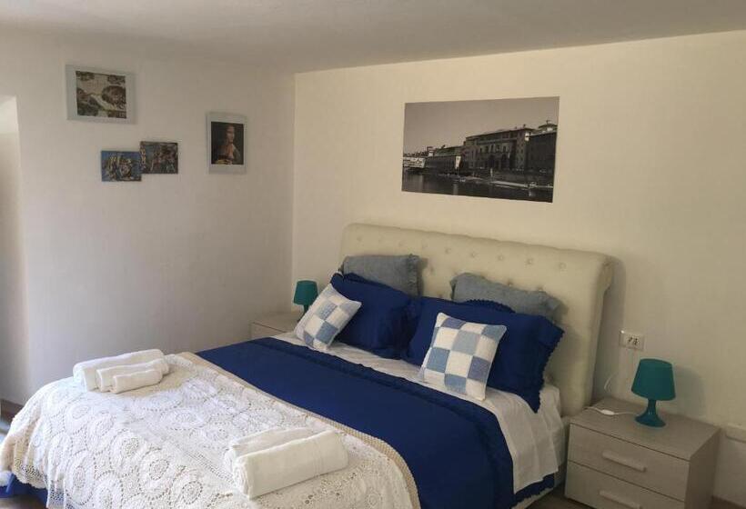 سوییت, La Tana Dei Leoni Affittacamere