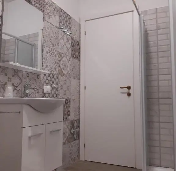 バスタブ付きスタンダードルーム, Roomyitalia Guest House Il Faraone