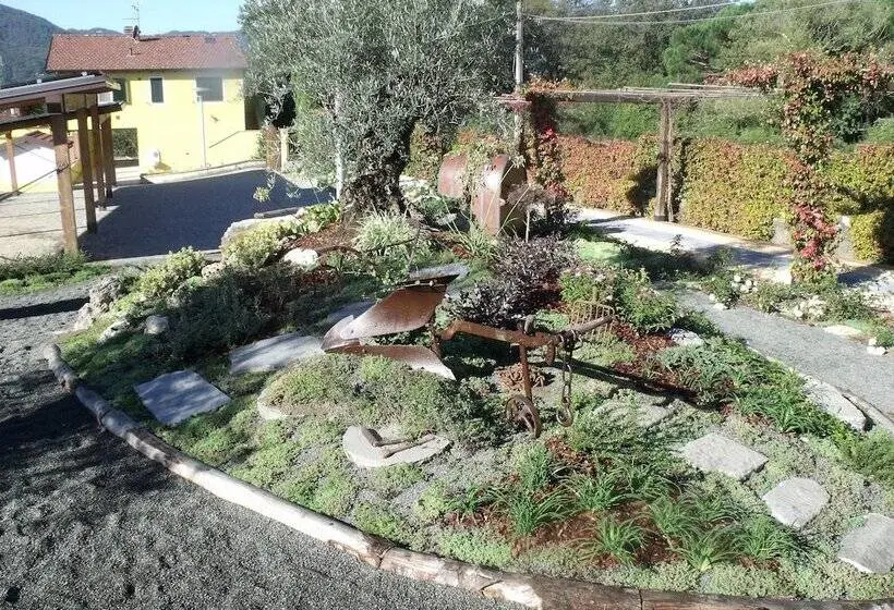 庭の見えるスタンダードトリプルルーム, B&b Podere Montese