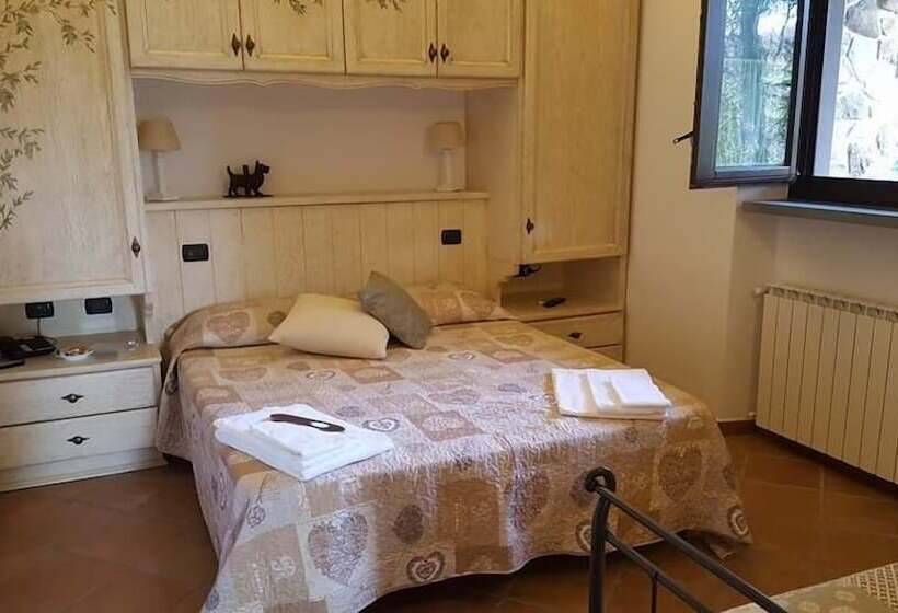 Трехместный Номер Стандарт Вид на Сад, B&b Podere Montese