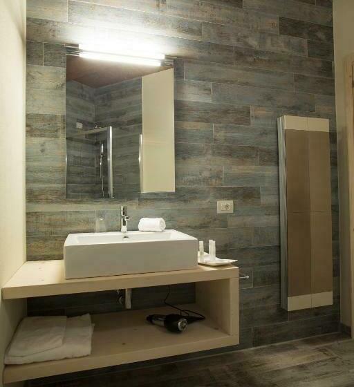 חדר סטנדרט, La Burla