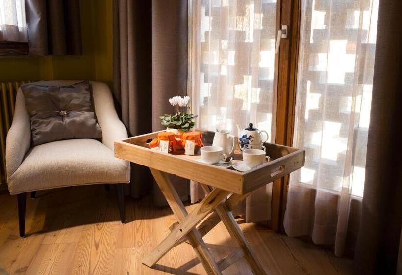 חדר סטנדרט לארבעה, La Burla