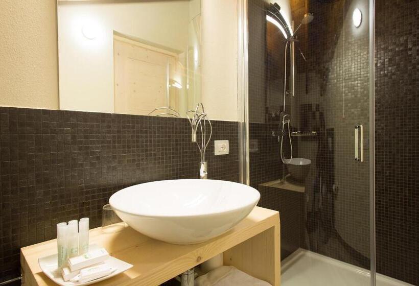 חדר קלאסי לארבעה, La Burla