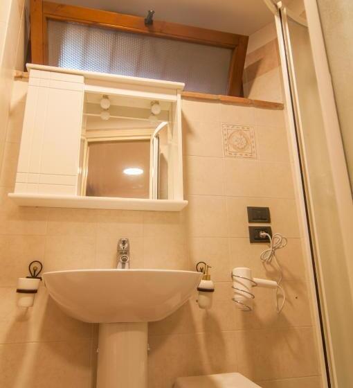 اتاق استاندارد با بالکن, Umbrian Concierge   Alla Rocca