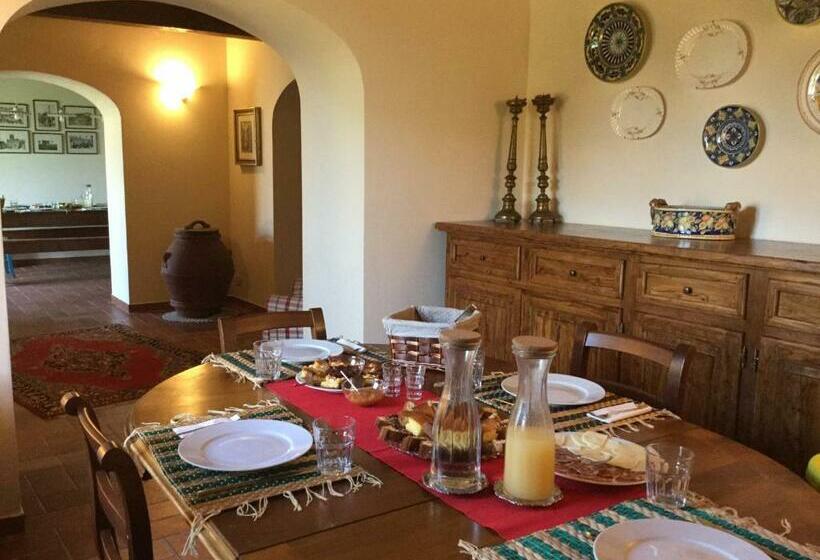 غرفة قياسية مزوَّدة بشُرفة, Agriturismo Borgo Tra Gli Olivi