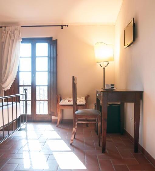 غرفة قياسية مزوَّدة بشُرفة, Agriturismo Borgo Tra Gli Olivi