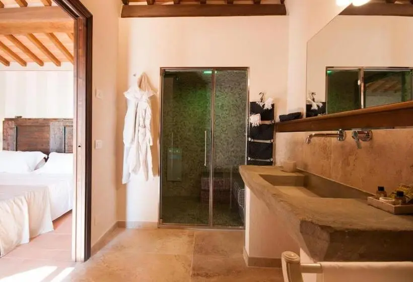 プールの見えるスーペリアルーム, Agriturismo Borgo Tra Gli Olivi